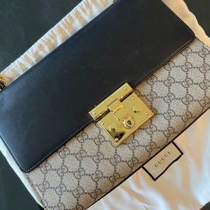 Medium GG Supreme Padlock Shoulder Bag